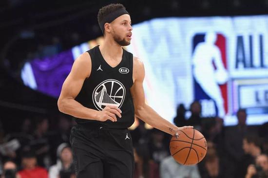 辽宁男篮三连胜王哲林状态火热